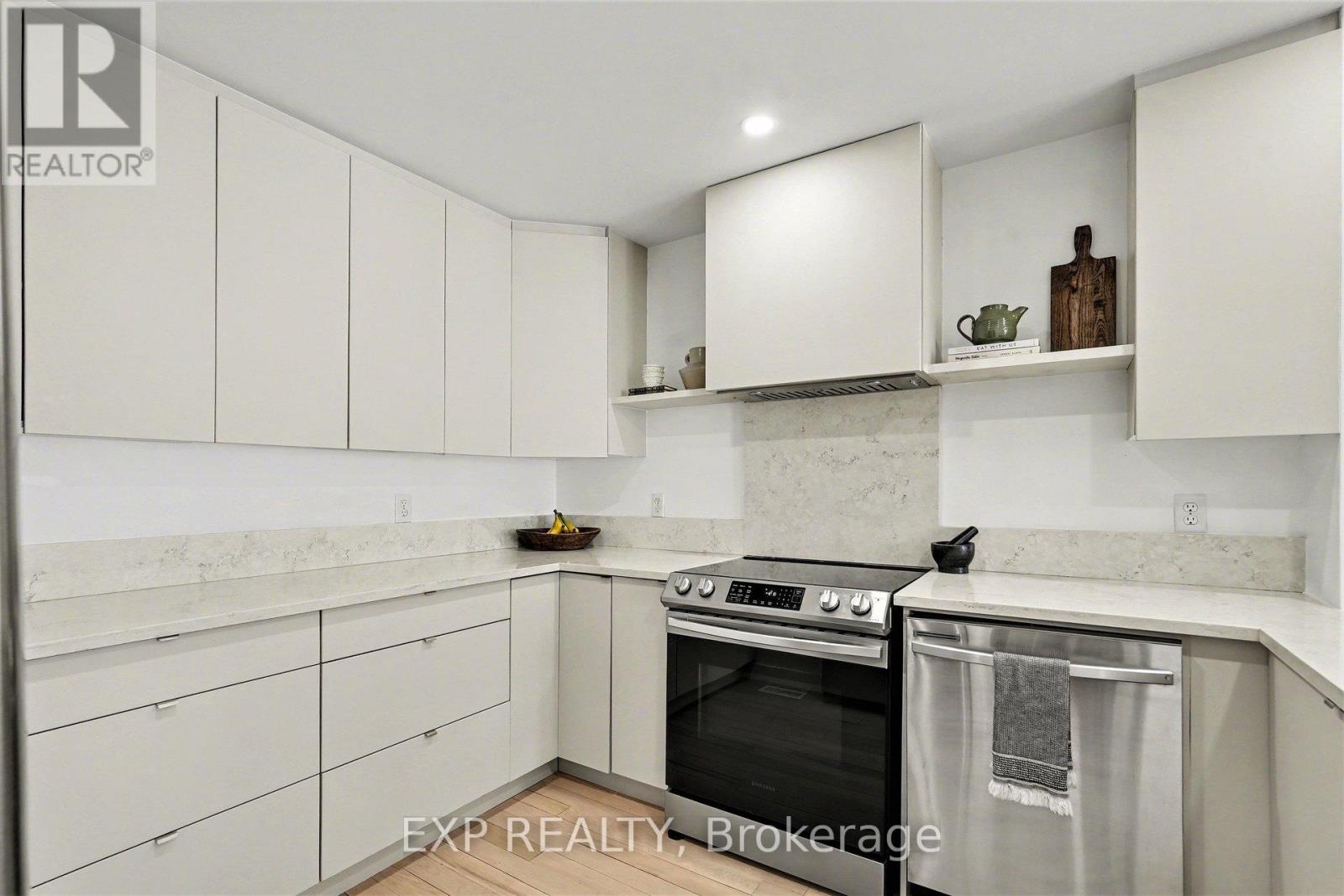 15 Hendrie Court, Ottawa, Ontario  K2L 4A4 - Photo 9 - X12868868