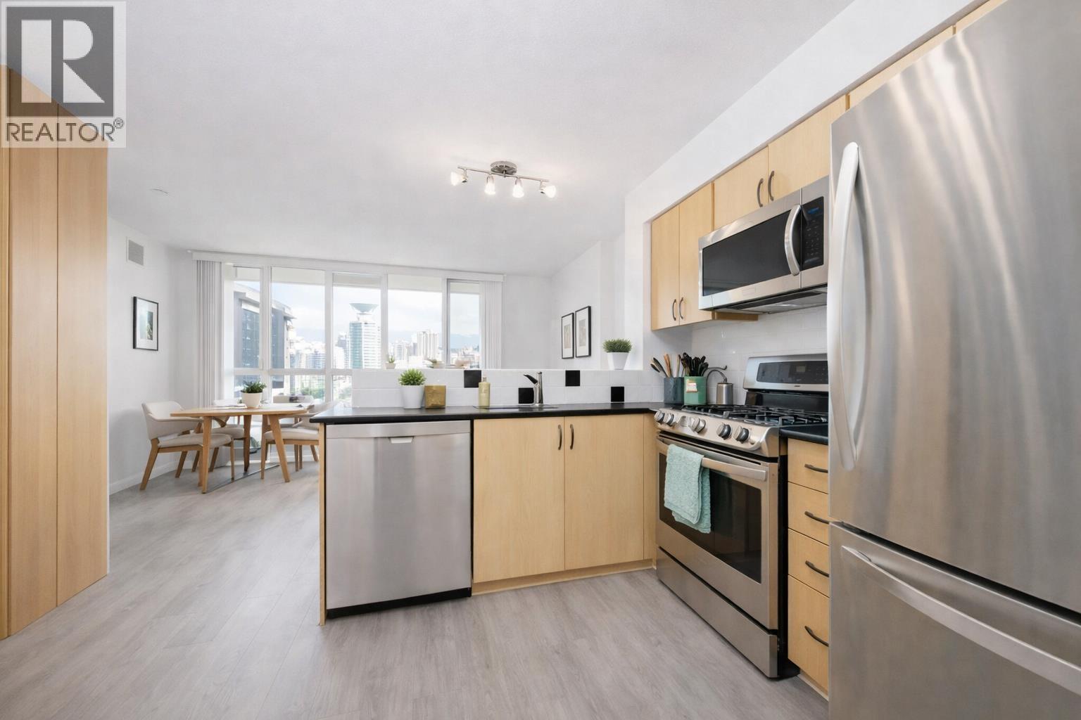 1703 63 Keefer Place, Vancouver, British Columbia  V6B 6N6 - Photo 3 - R3106276