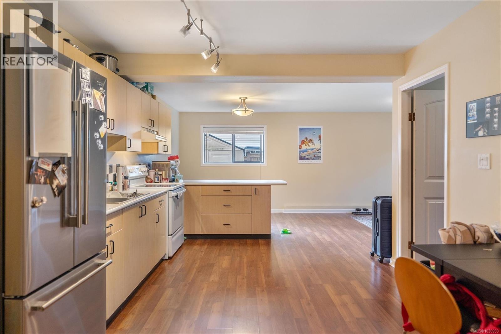 890 Denford Cres, Saanich, British Columbia  V8X 4N1 - Photo 42 - 1030933