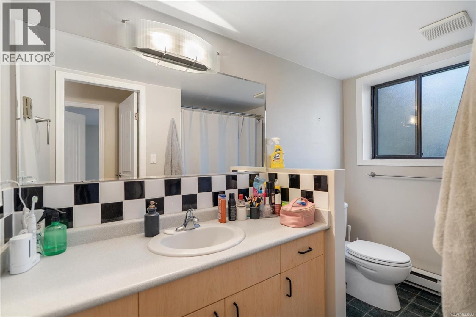 890 Denford Cres, Saanich, British Columbia  V8X 4N1 - Photo 46 - 1030933