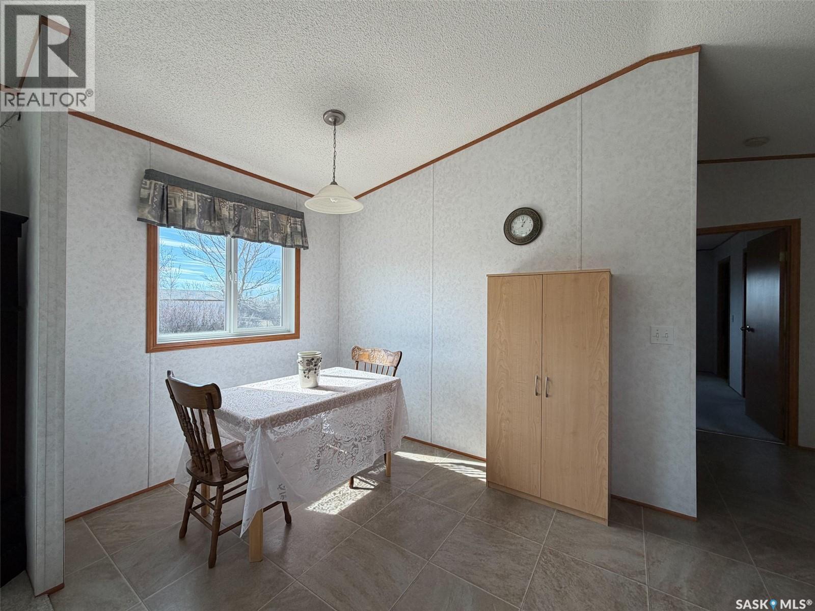 213 - 217 2nd Street W, Climax, Saskatchewan  S0N 0N0 - Photo 12 - SK032060