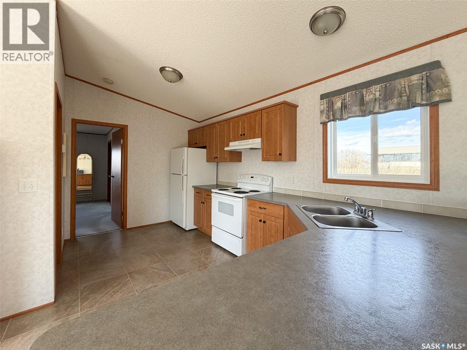 213 - 217 2nd Street W, Climax, Saskatchewan  S0N 0N0 - Photo 14 - SK032060