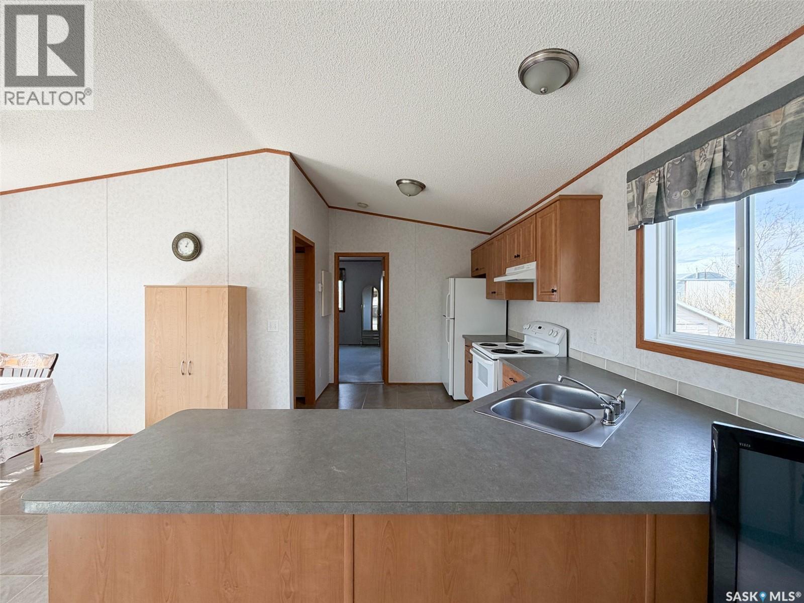 213 - 217 2nd Street W, Climax, Saskatchewan  S0N 0N0 - Photo 15 - SK032060