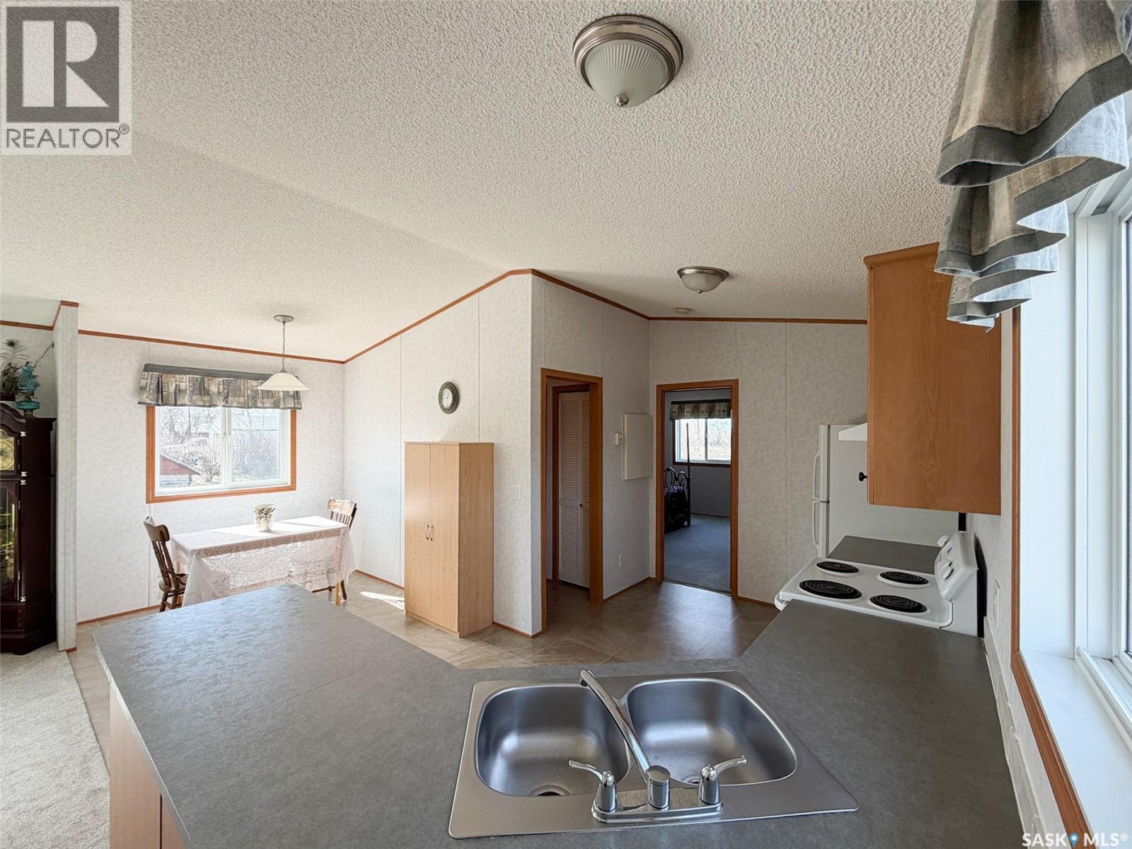 213 - 217 2nd Street W, Climax, Saskatchewan  S0N 0N0 - Photo 16 - SK032060