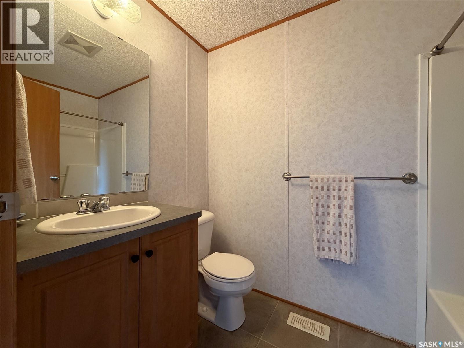 213 - 217 2nd Street W, Climax, Saskatchewan  S0N 0N0 - Photo 25 - SK032060