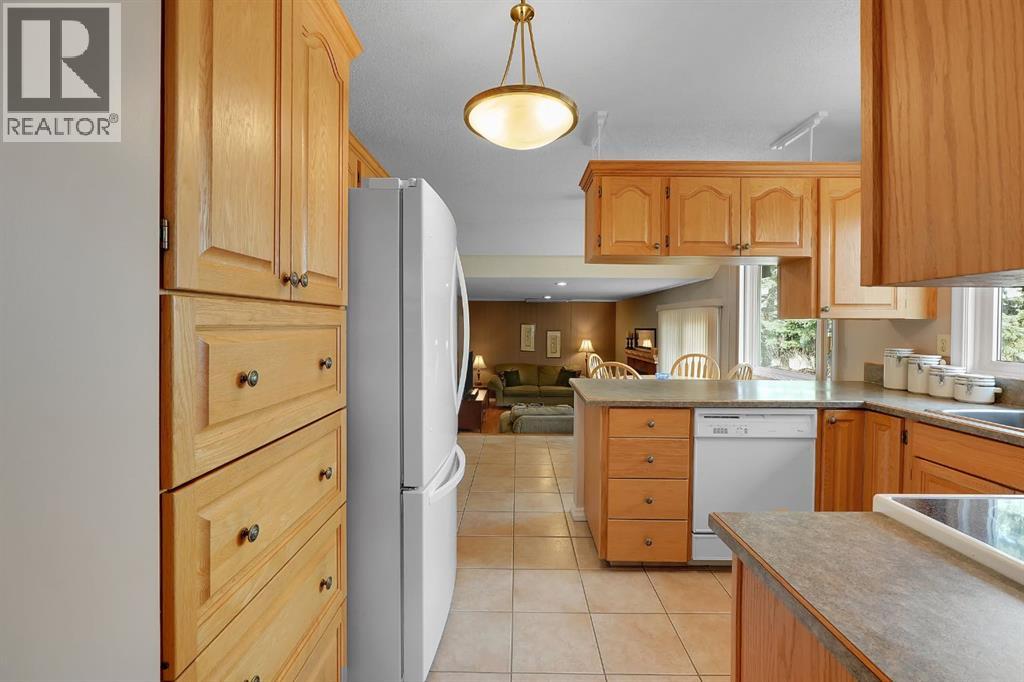 1102 Lake Christina Way SE, Calgary, Alberta  T2J 2R3 - Photo 13 - A2296764