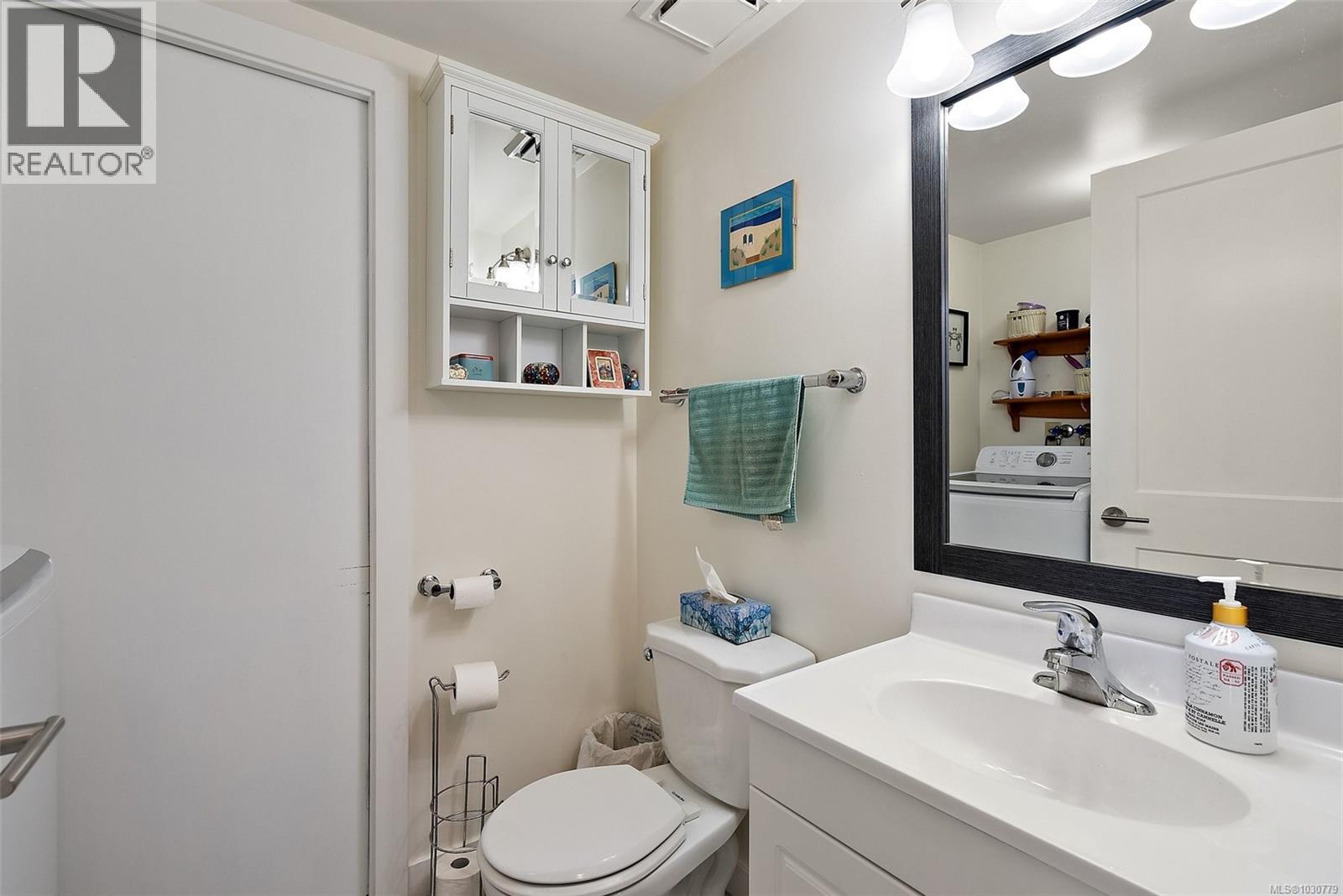 B 3054 Washington Ave, Victoria, British Columbia  V9A 1P6 - Photo 11 - 1030779