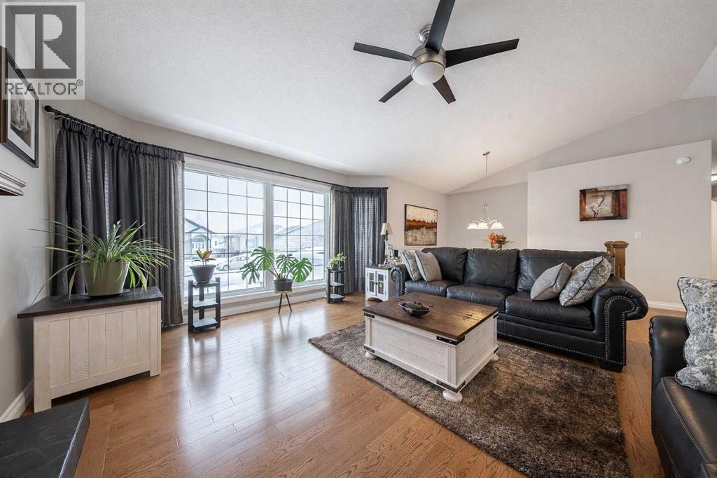 5912 62 Avenue, Ponoka, Alberta  T4J 1V5 - Photo 3 - A2294314