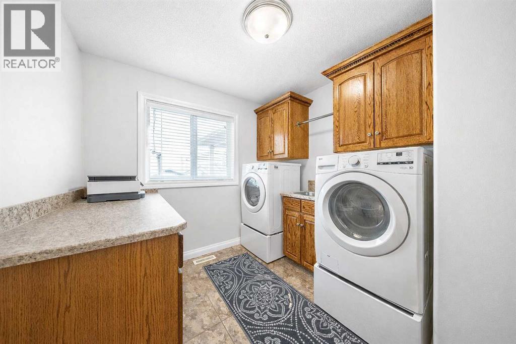 5912 62 Avenue, Ponoka, Alberta  T4J 1V5 - Photo 8 - A2294314