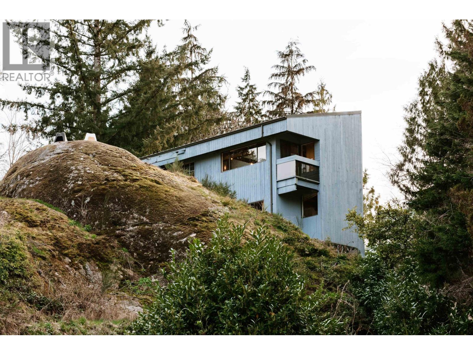 4477 Strathcona Road, North Vancouver, British Columbia  V7G 1G7 - Photo 12 - R3106916