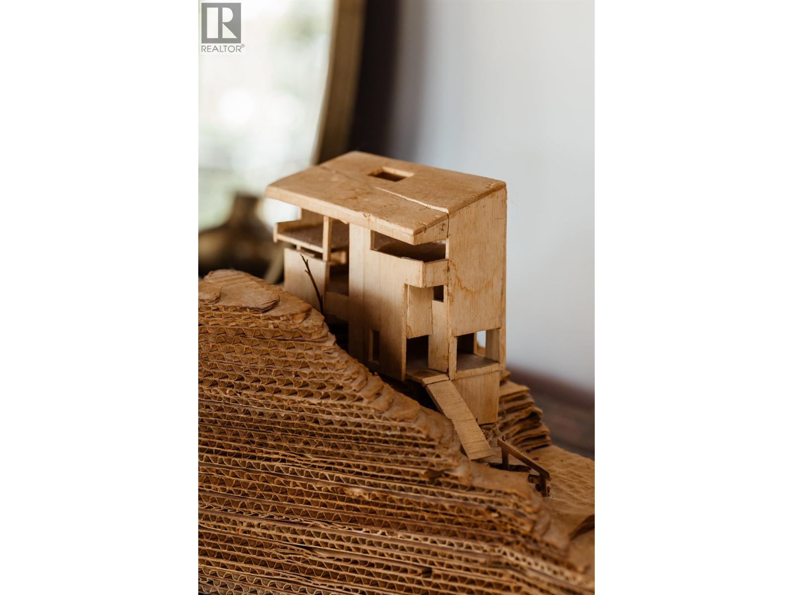 4477 Strathcona Road, North Vancouver, British Columbia  V7G 1G7 - Photo 6 - R3106916