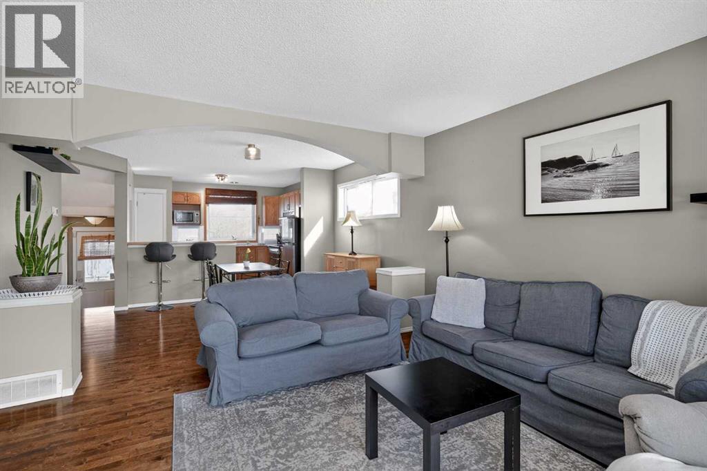 20 Inverness Grove SE, Calgary, Alberta  T2Z 3E6 - Photo 3 - A2296923