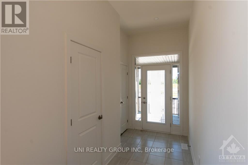 65 Robusta Lane, Ottawa, Ontario  K2J 6Y7 - Photo 2 - X12956422