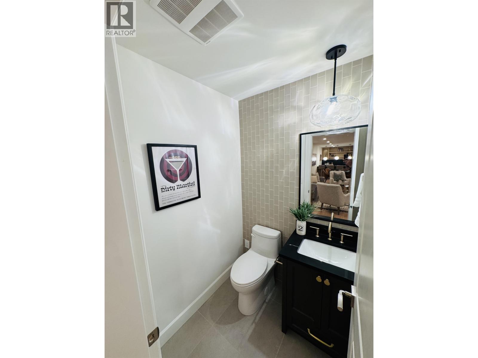 690 E Windsor Road, North Vancouver, British Columbia  V7N 1K7 - Photo 24 - R3068043