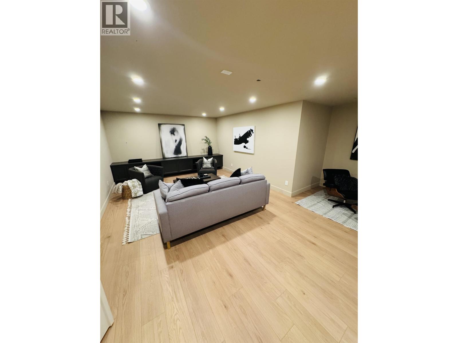 690 E Windsor Road, North Vancouver, British Columbia  V7N 1K7 - Photo 27 - R3068043