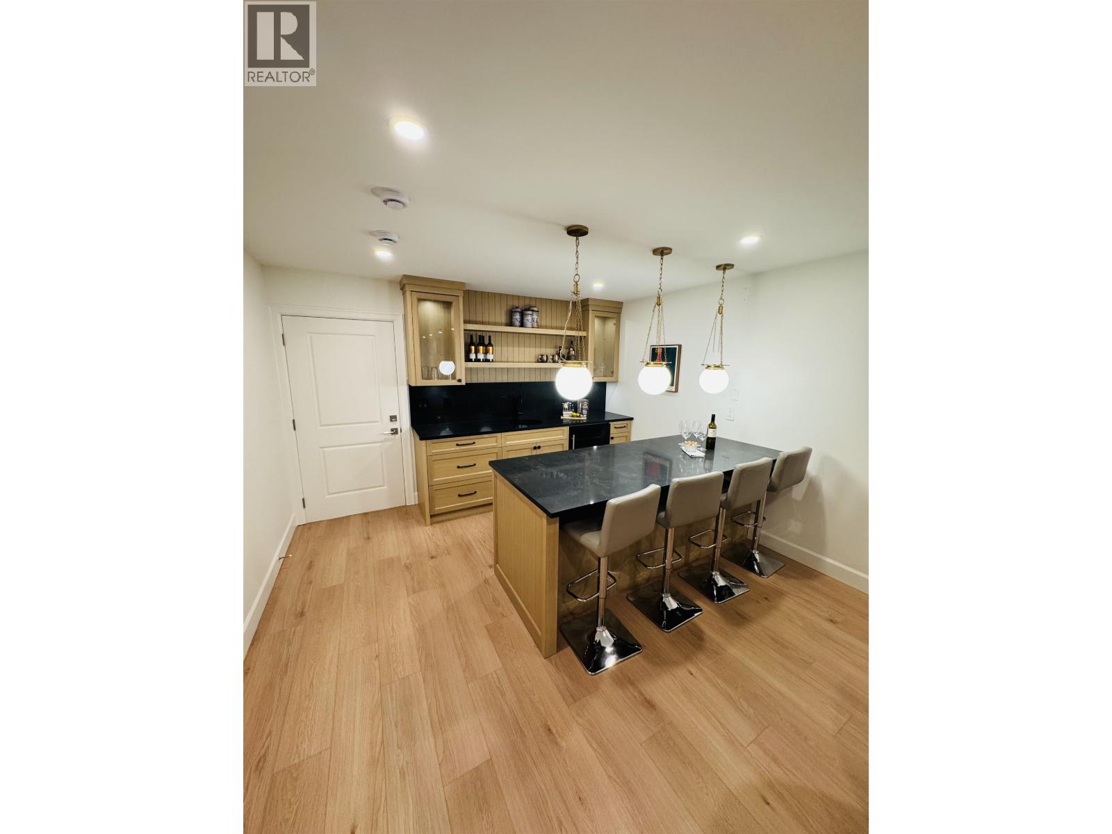 690 E Windsor Road, North Vancouver, British Columbia  V7N 1K7 - Photo 25 - R3068043