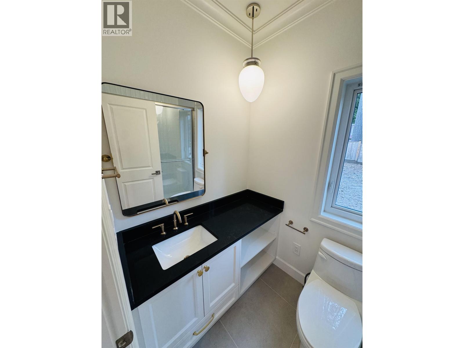 690 E Windsor Road, North Vancouver, British Columbia  V7N 1K7 - Photo 14 - R3068043