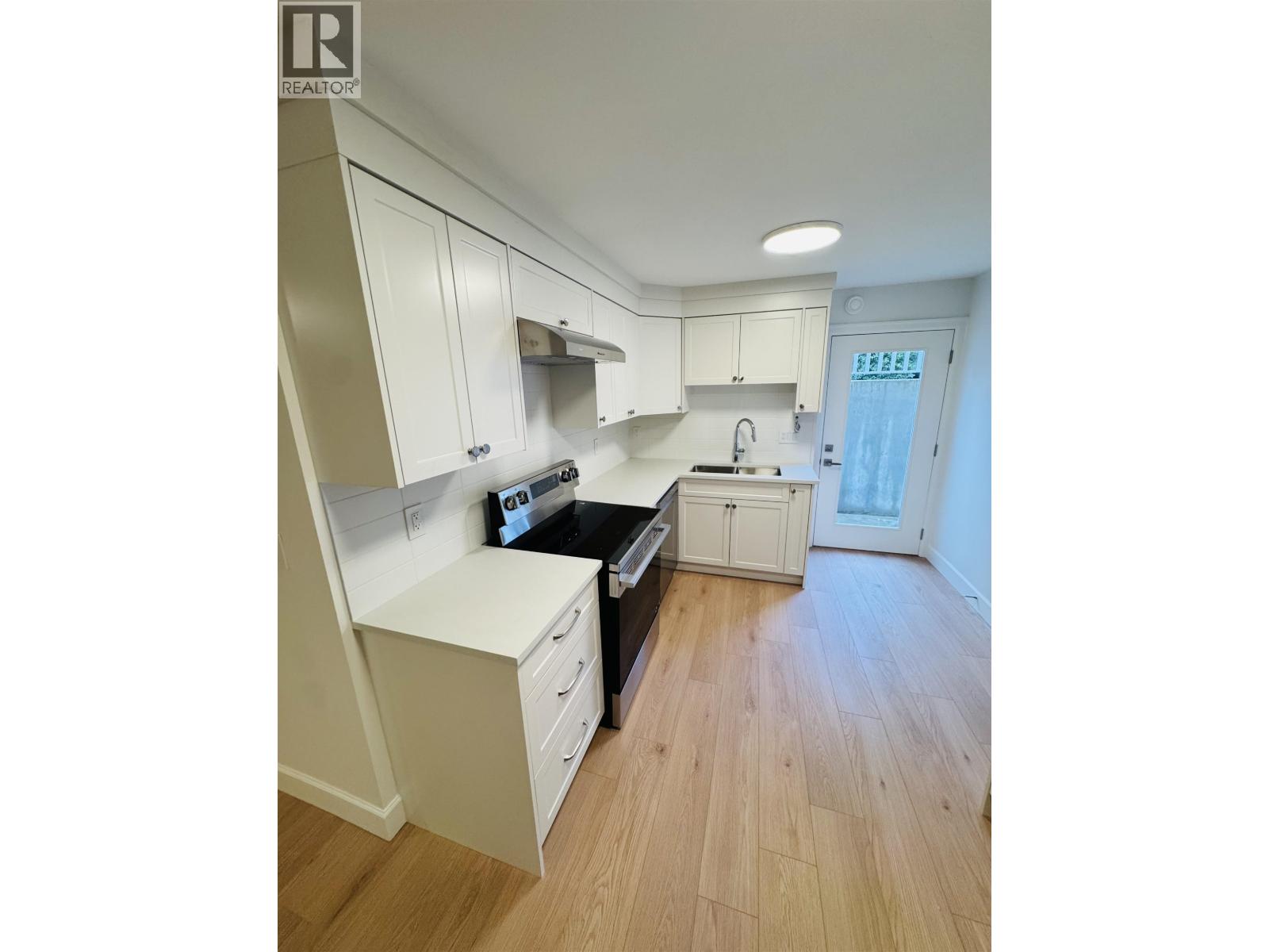 690 E Windsor Road, North Vancouver, British Columbia  V7N 1K7 - Photo 28 - R3068043