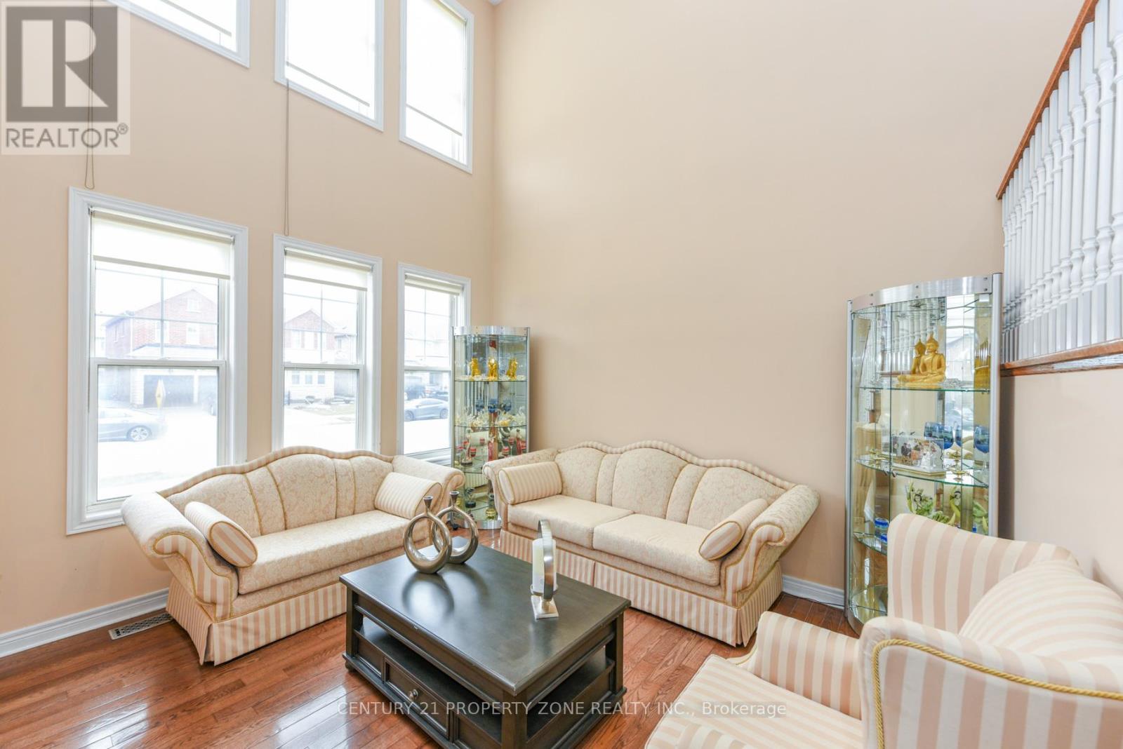 24 Jacksonville Drive, Brampton, Ontario  L6P 2Z3 - Photo 3 - W12948218