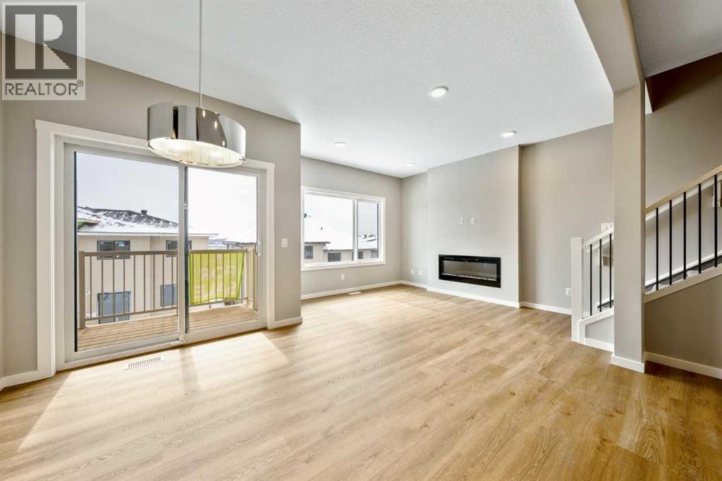 370 Heritage Boulevard, Cochrane, Alberta  T4C 0L3 - Photo 5 - A2294884