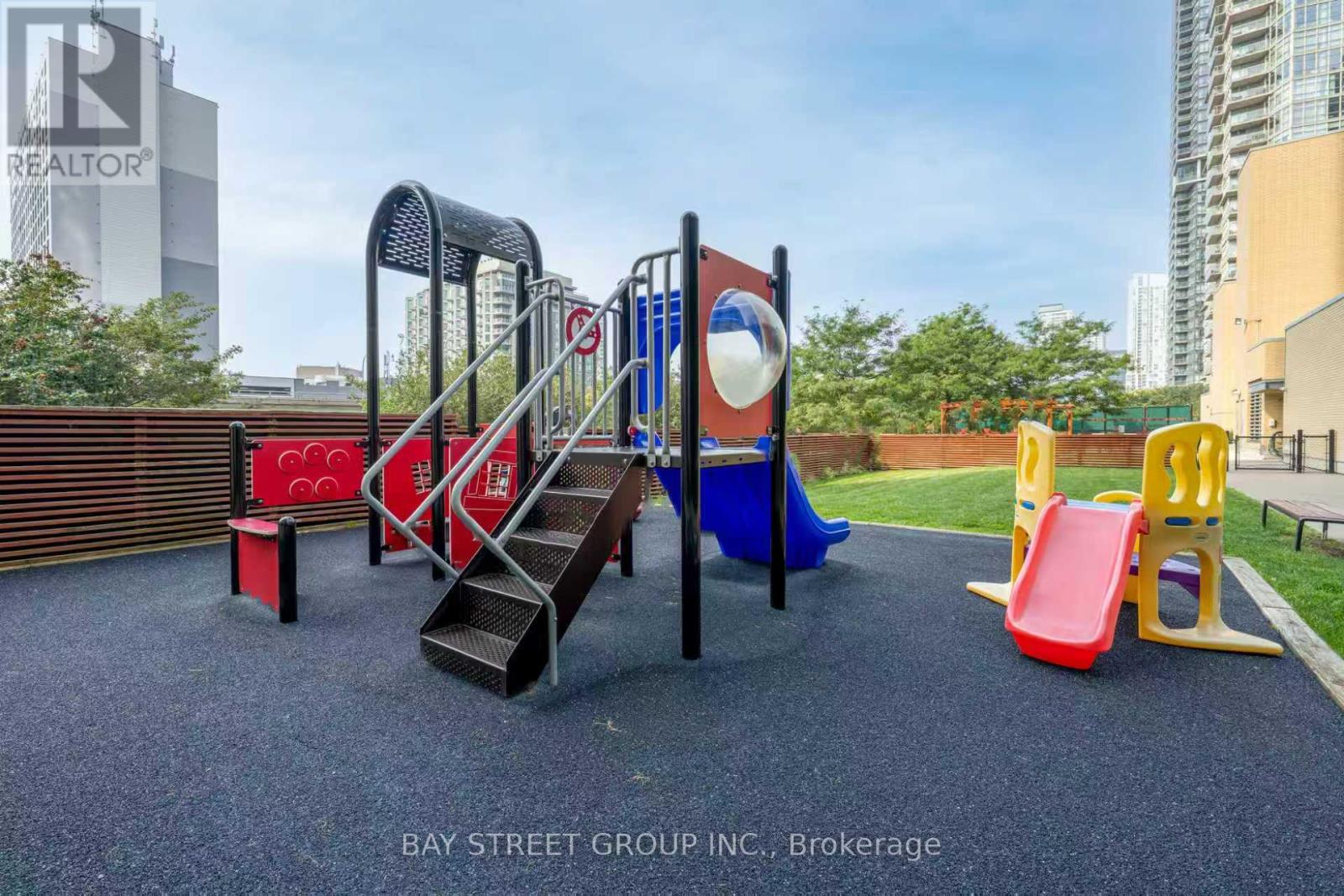 1611 - 35 Mariner Terrace, Toronto, Ontario  M5V 3V9 - Photo 25 - C12956476