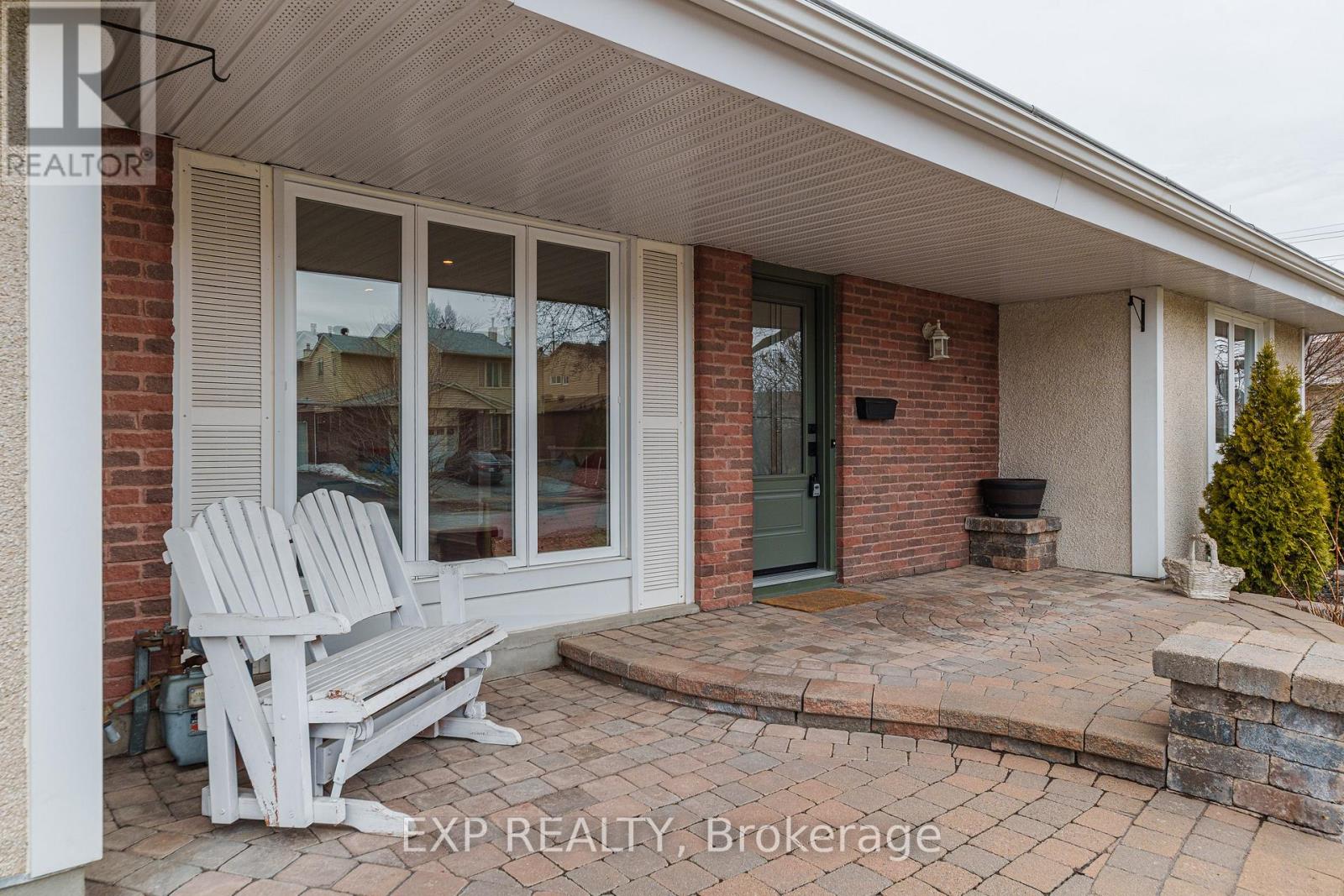1381 Pebble Road, Ottawa, Ontario  K1V 7R7 - Photo 3 - X12956444