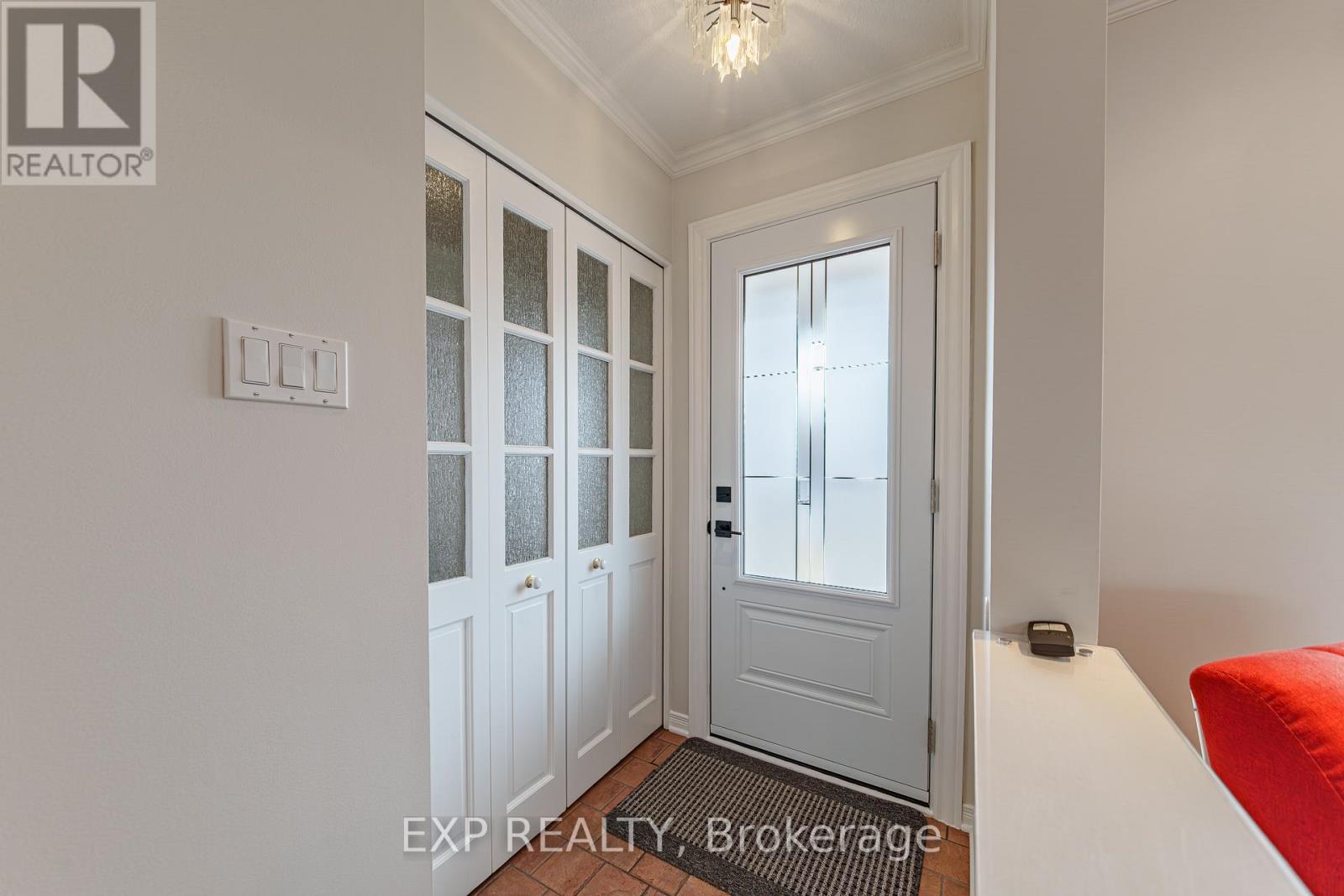 1381 Pebble Road, Ottawa, Ontario  K1V 7R7 - Photo 4 - X12956444