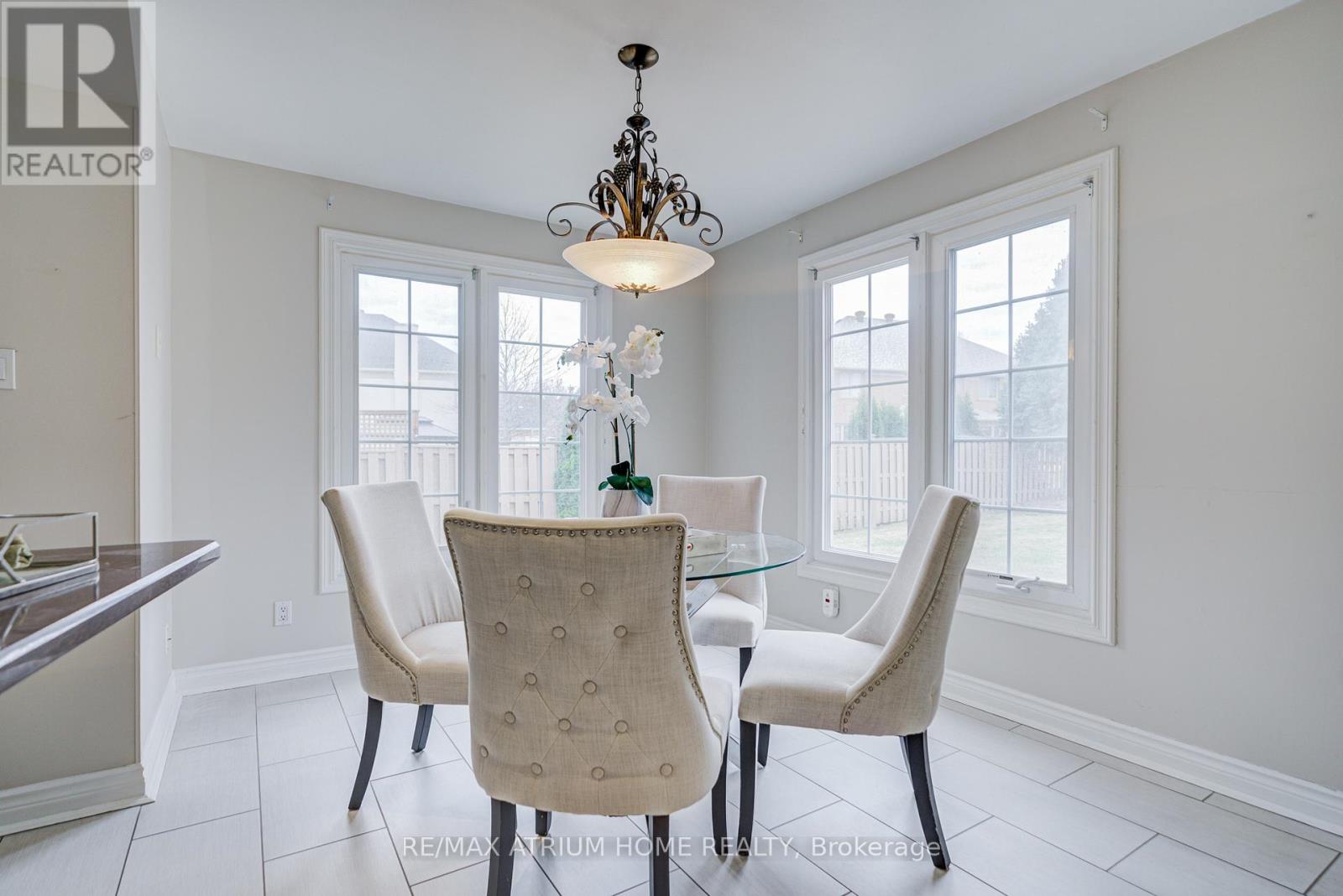 70 Strathearn Avenue, Richmond Hill, Ontario  L4B 2J5 - Photo 10 - N12956474