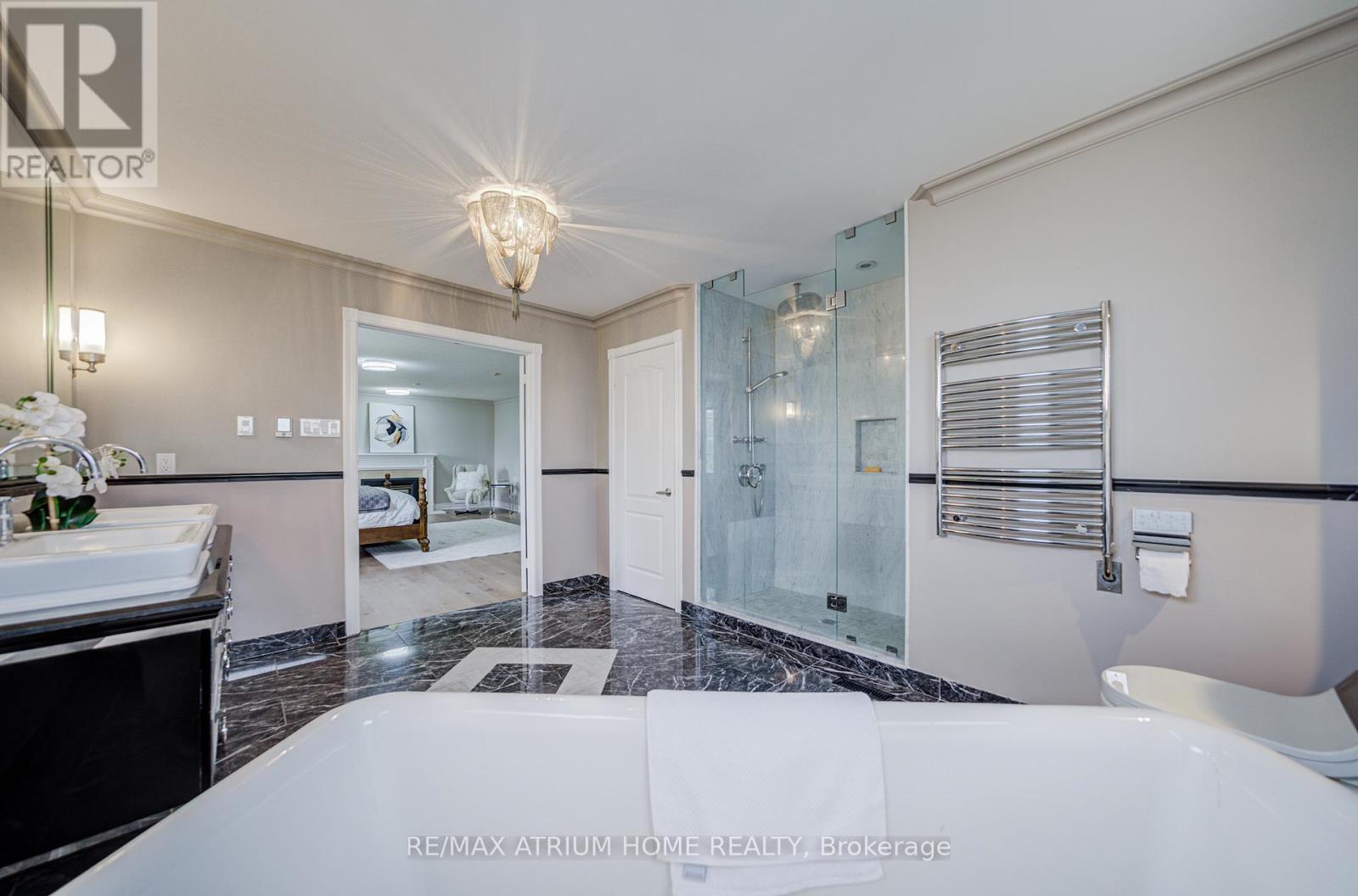 70 Strathearn Avenue, Richmond Hill, Ontario  L4B 2J5 - Photo 25 - N12956474