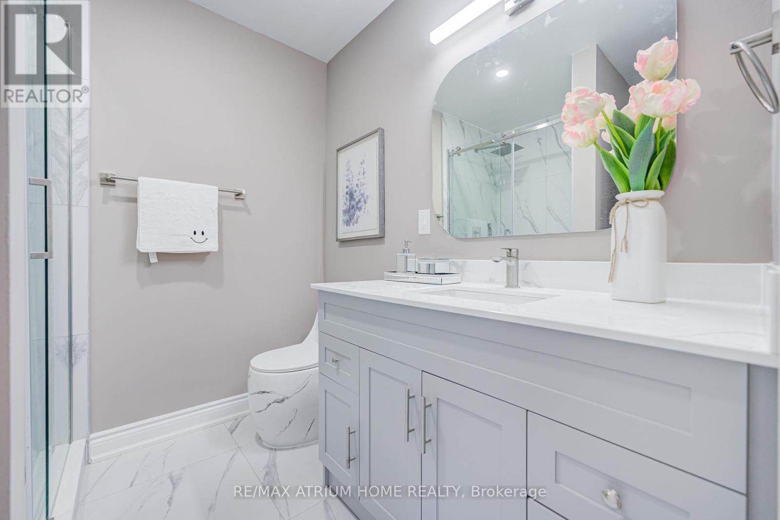 70 Strathearn Avenue, Richmond Hill, Ontario  L4B 2J5 - Photo 29 - N12956474