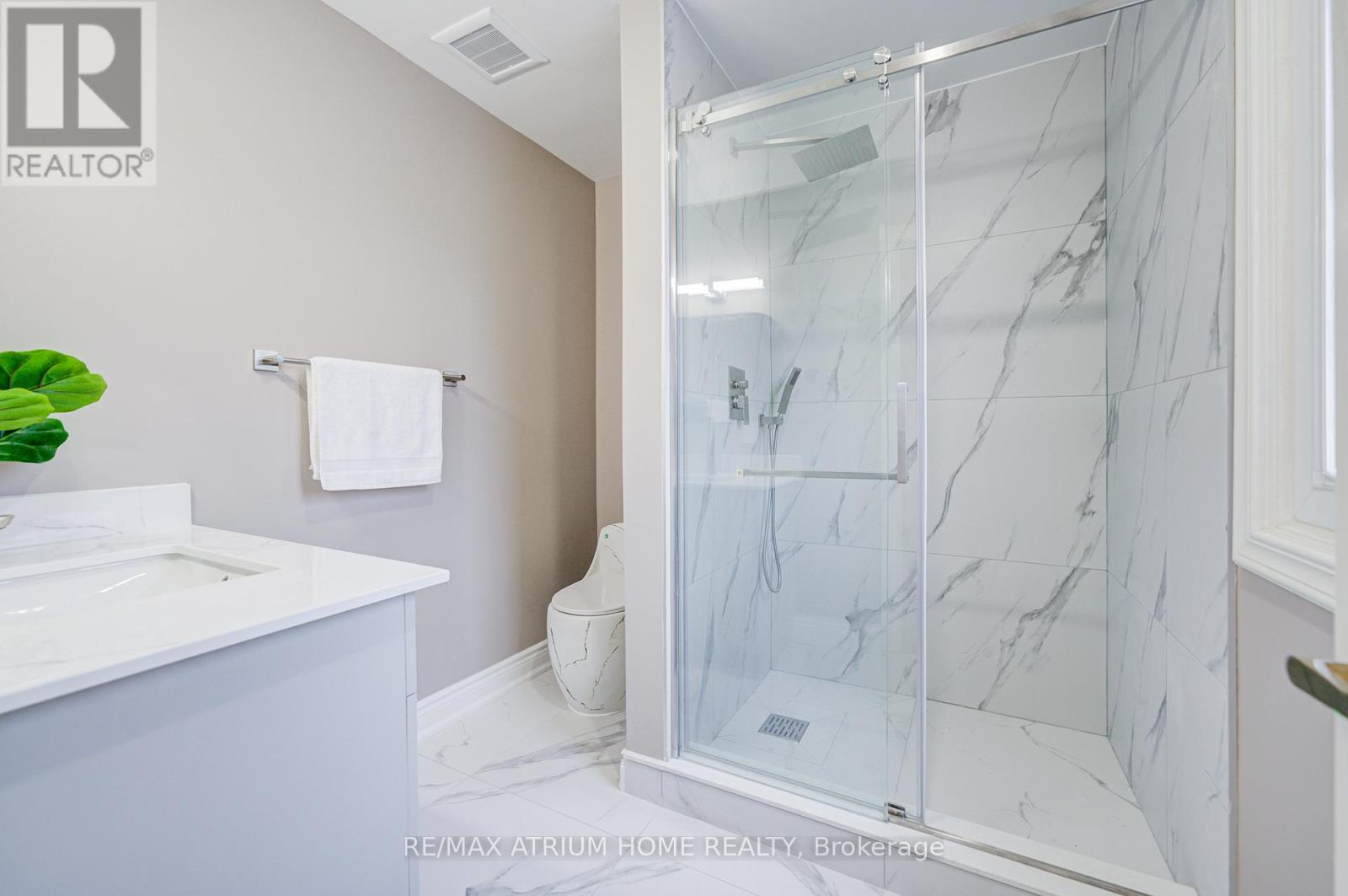 70 Strathearn Avenue, Richmond Hill, Ontario  L4B 2J5 - Photo 31 - N12956474