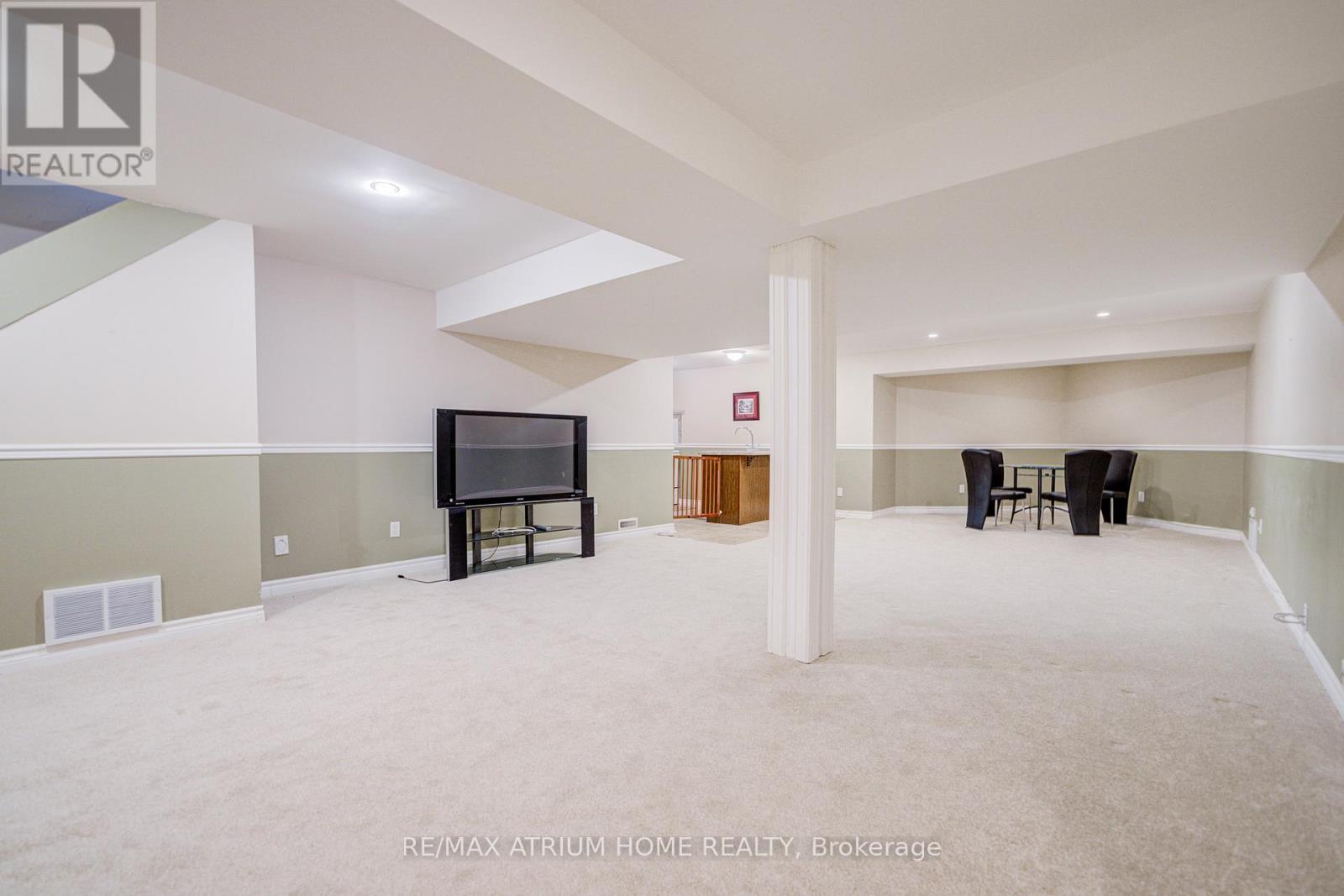 70 Strathearn Avenue, Richmond Hill, Ontario  L4B 2J5 - Photo 41 - N12956474