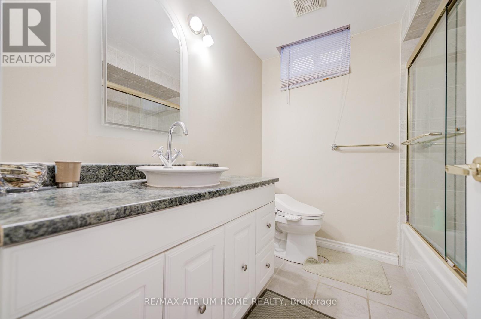 70 Strathearn Avenue, Richmond Hill, Ontario  L4B 2J5 - Photo 43 - N12956474