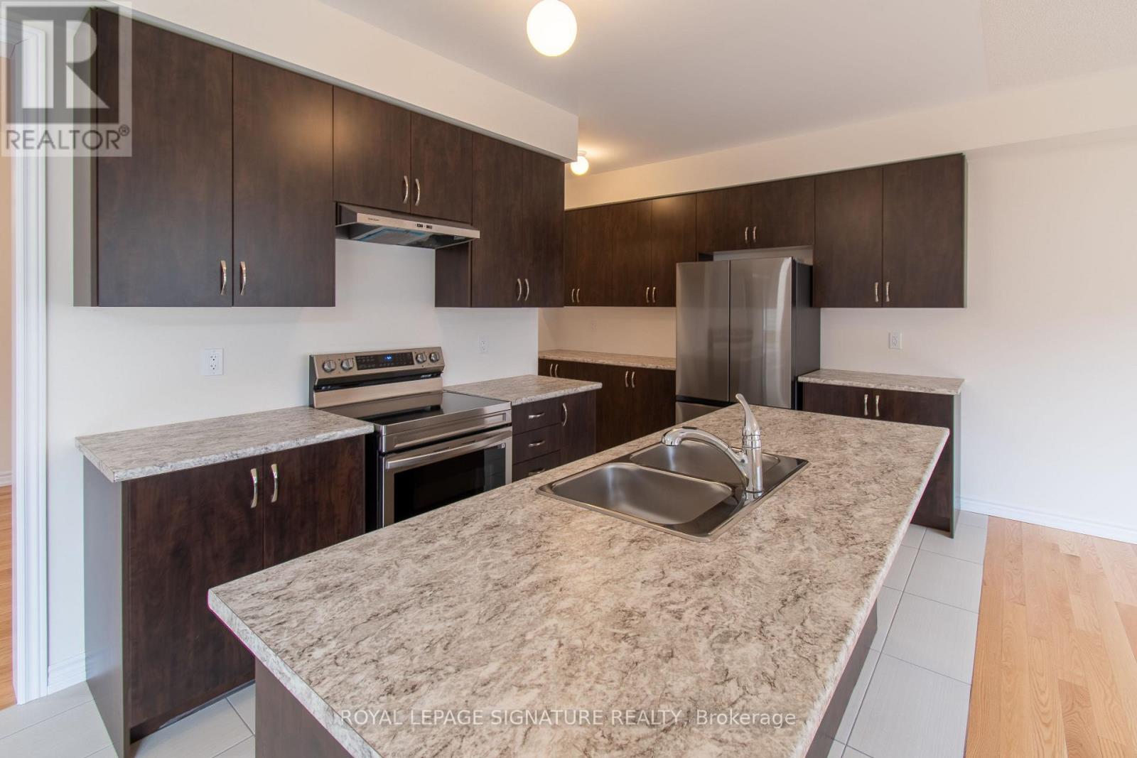 22 Prudhoe Terrace, Barrie, Ontario  L9S 2Z8 - Photo 17 - S12956448