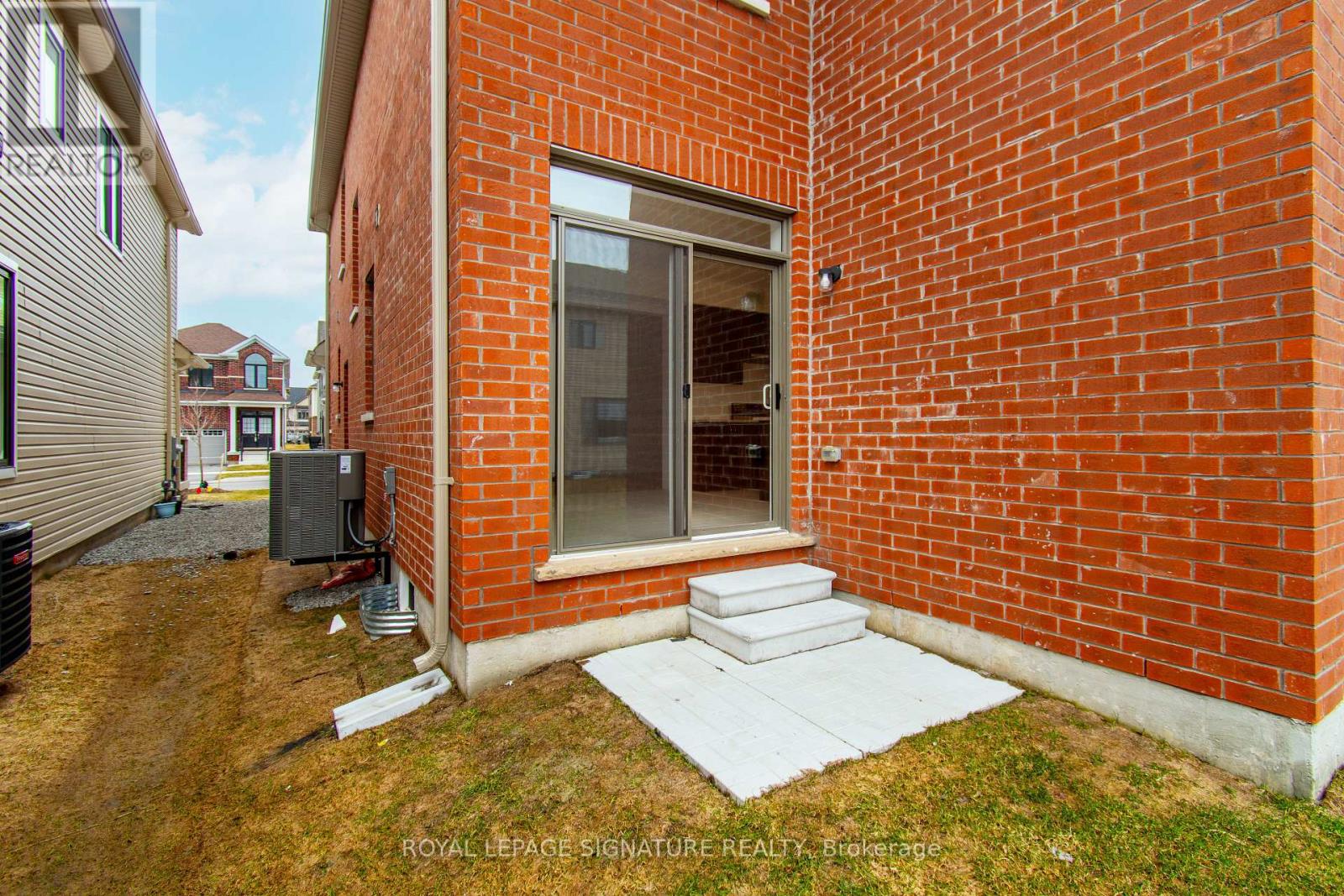 22 Prudhoe Terrace, Barrie, Ontario  L9S 2Z8 - Photo 3 - S12956448