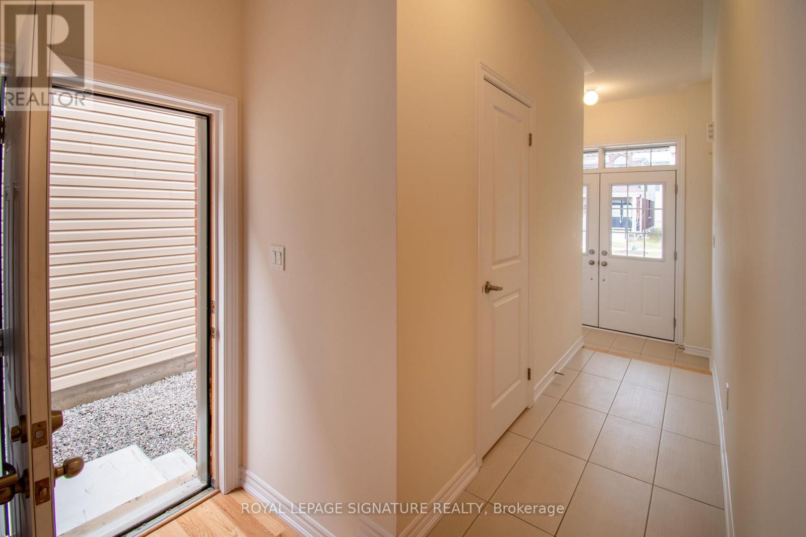 22 Prudhoe Terrace, Barrie, Ontario  L9S 2Z8 - Photo 7 - S12956448