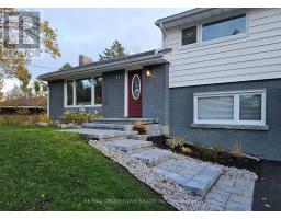 11 CASTLE DRIVE, Barrie, Ontario