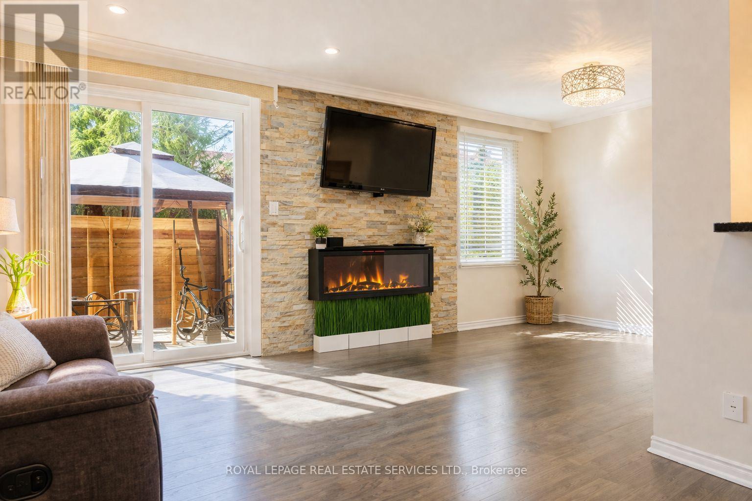 43 - 6449 Glen Erin Drive, Mississauga, Ontario  L5N 2T2 - Photo 4 - W12937780