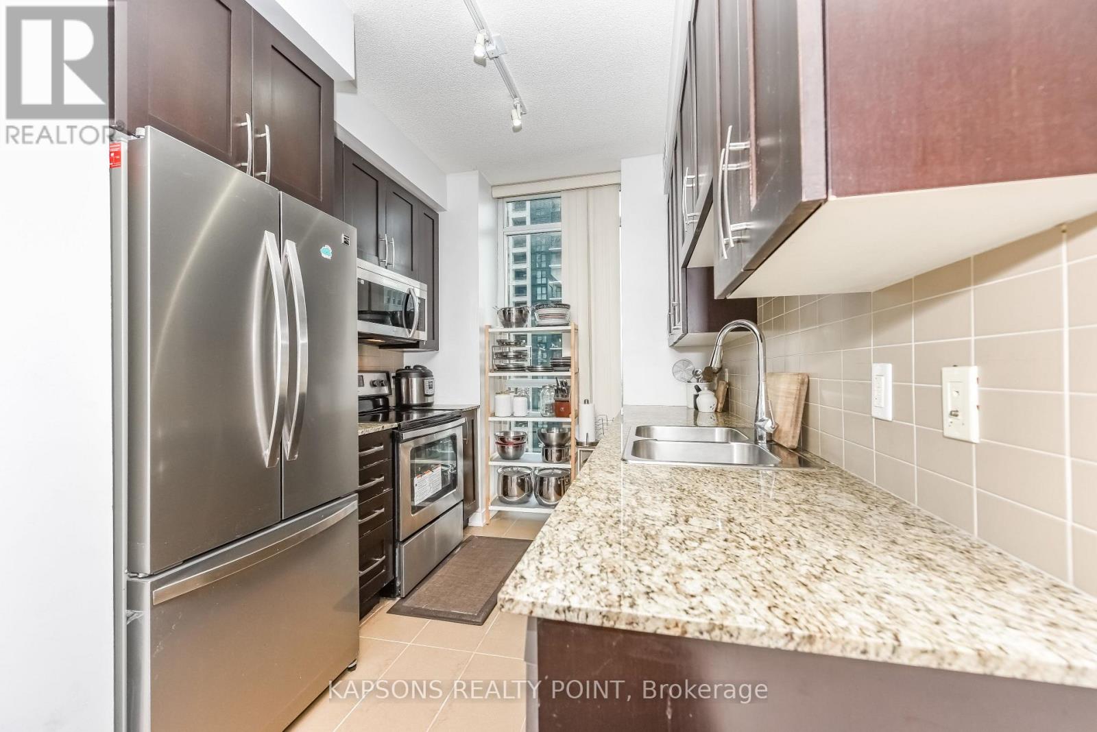 2204 - 4070 Confederation Parkway, Mississauga, Ontario  L5B 0E9 - Photo 11 - W12956442