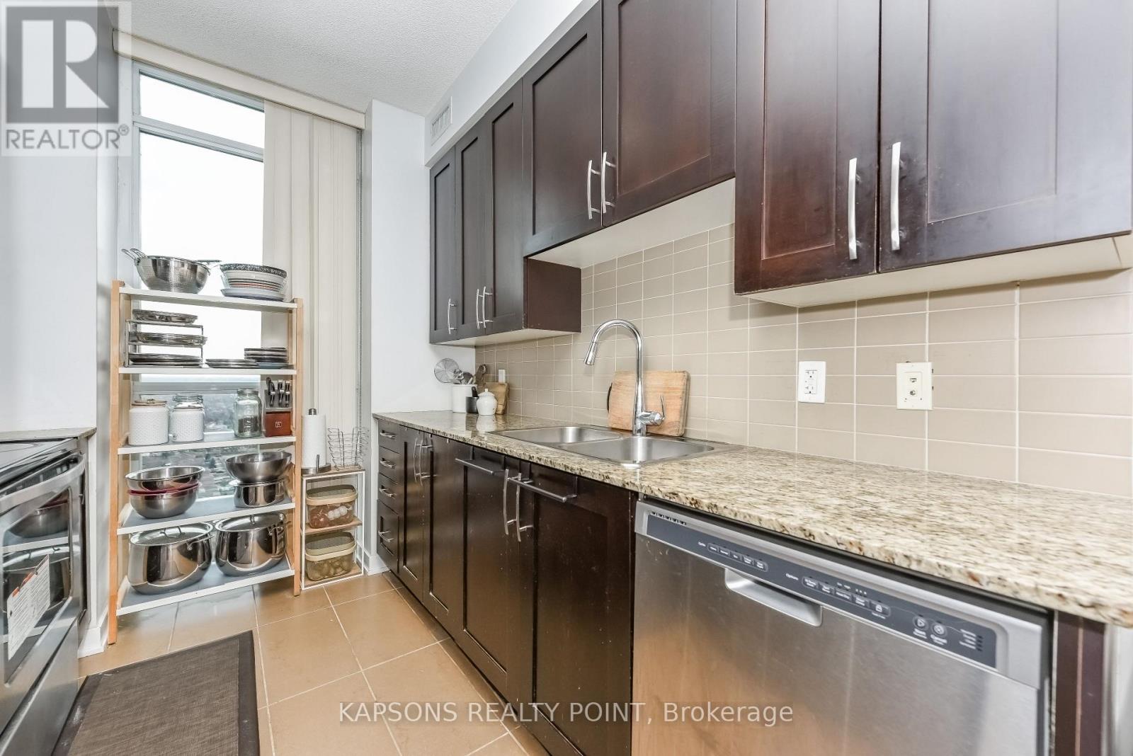 2204 - 4070 Confederation Parkway, Mississauga, Ontario  L5B 0E9 - Photo 12 - W12956442