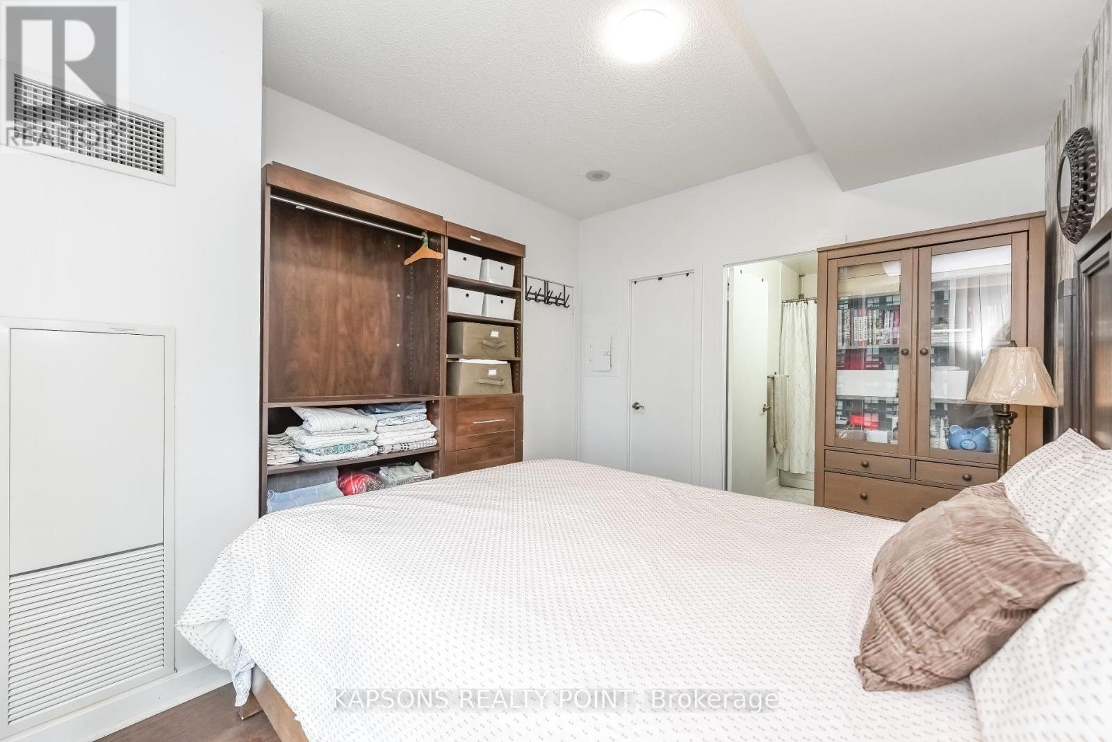 2204 - 4070 Confederation Parkway, Mississauga, Ontario  L5B 0E9 - Photo 15 - W12956442