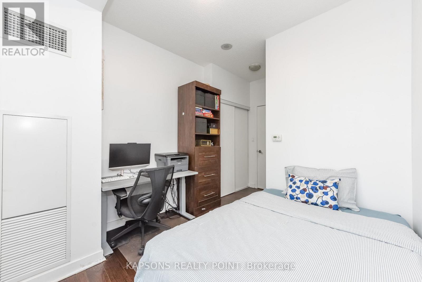 2204 - 4070 Confederation Parkway, Mississauga, Ontario  L5B 0E9 - Photo 19 - W12956442