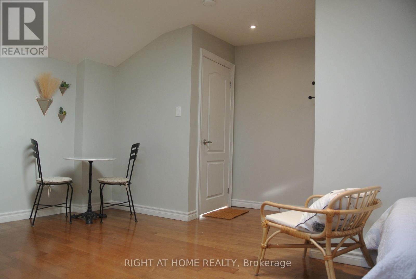 1088 PEARSON DRIVE, Oakville, Ontario