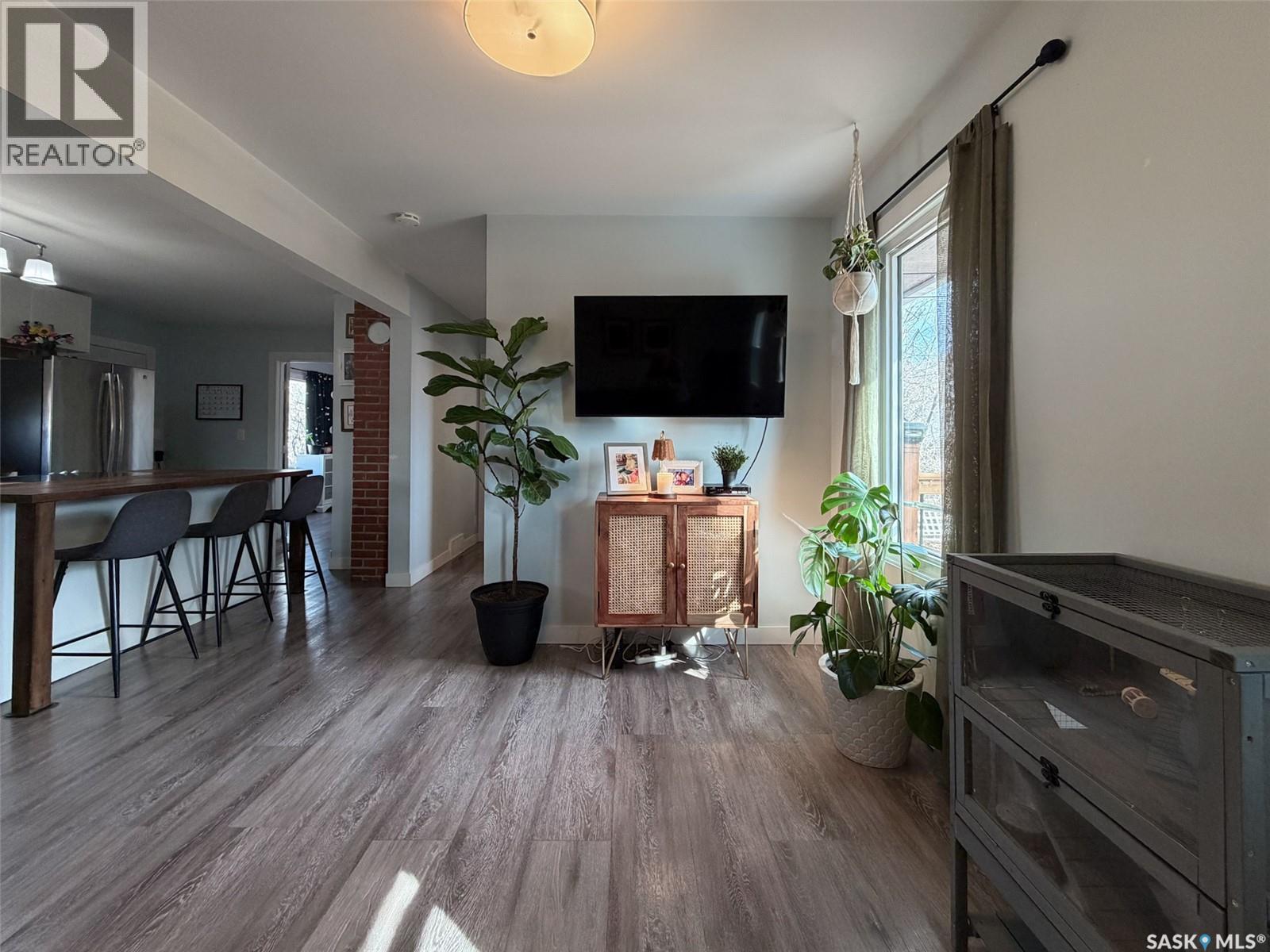 442 Front Street W, Eastend, Saskatchewan  S0N 0T0 - Photo 10 - SK032064