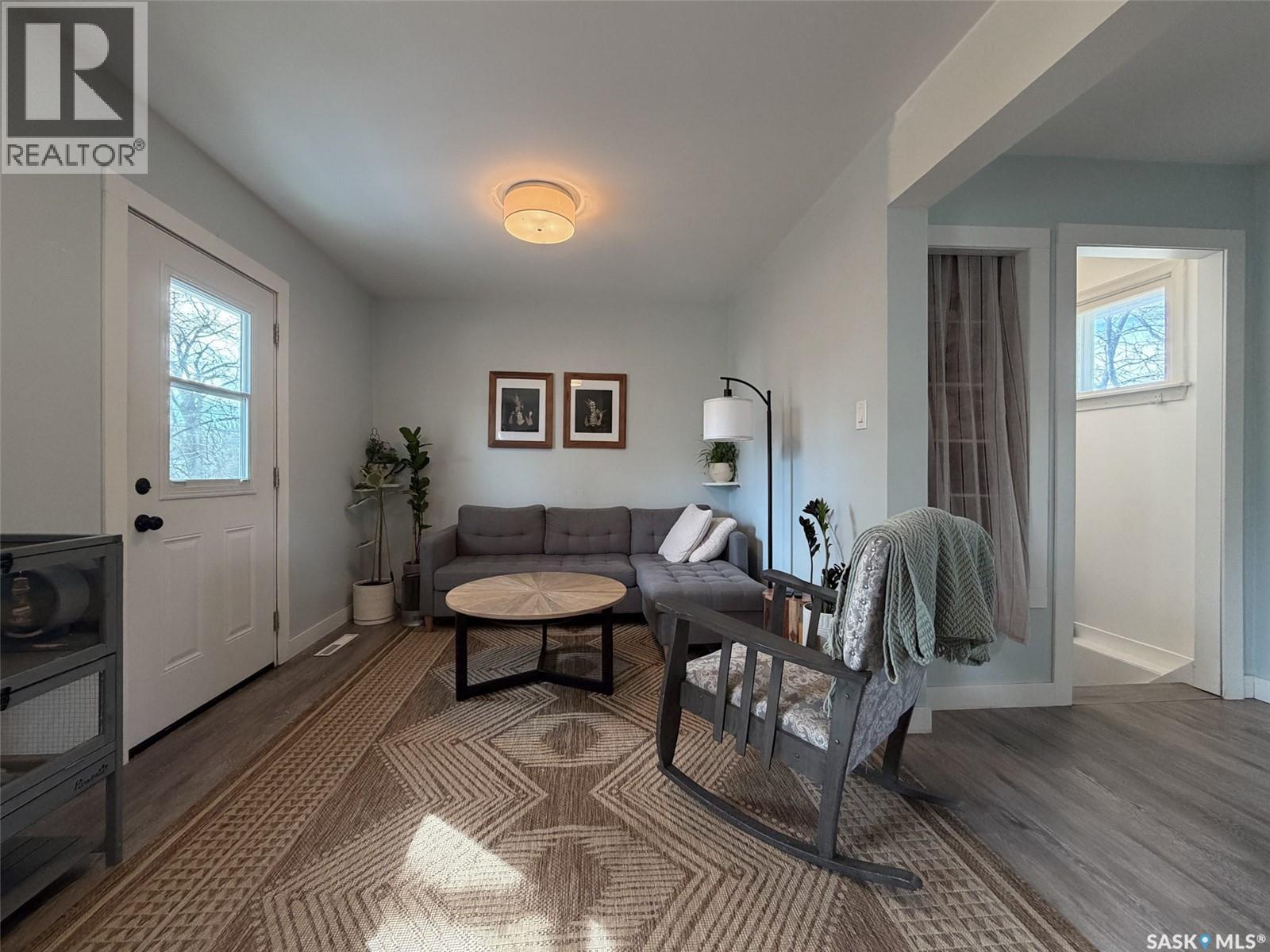 442 Front Street W, Eastend, Saskatchewan  S0N 0T0 - Photo 12 - SK032064