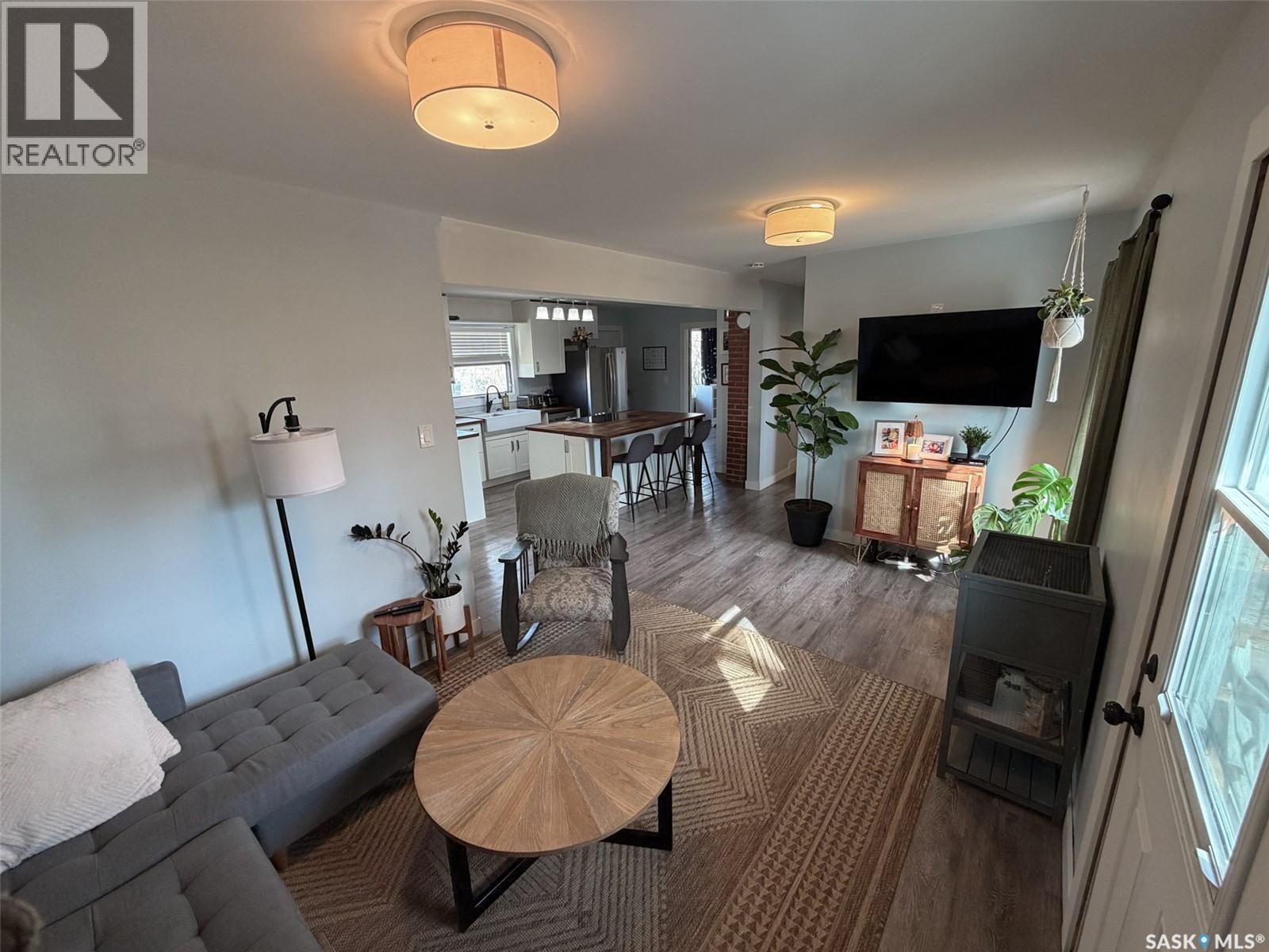 442 Front Street W, Eastend, Saskatchewan  S0N 0T0 - Photo 13 - SK032064