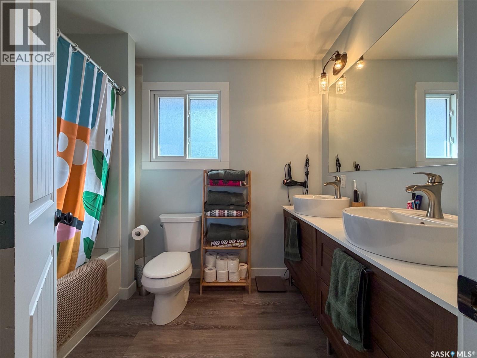 442 Front Street W, Eastend, Saskatchewan  S0N 0T0 - Photo 17 - SK032064