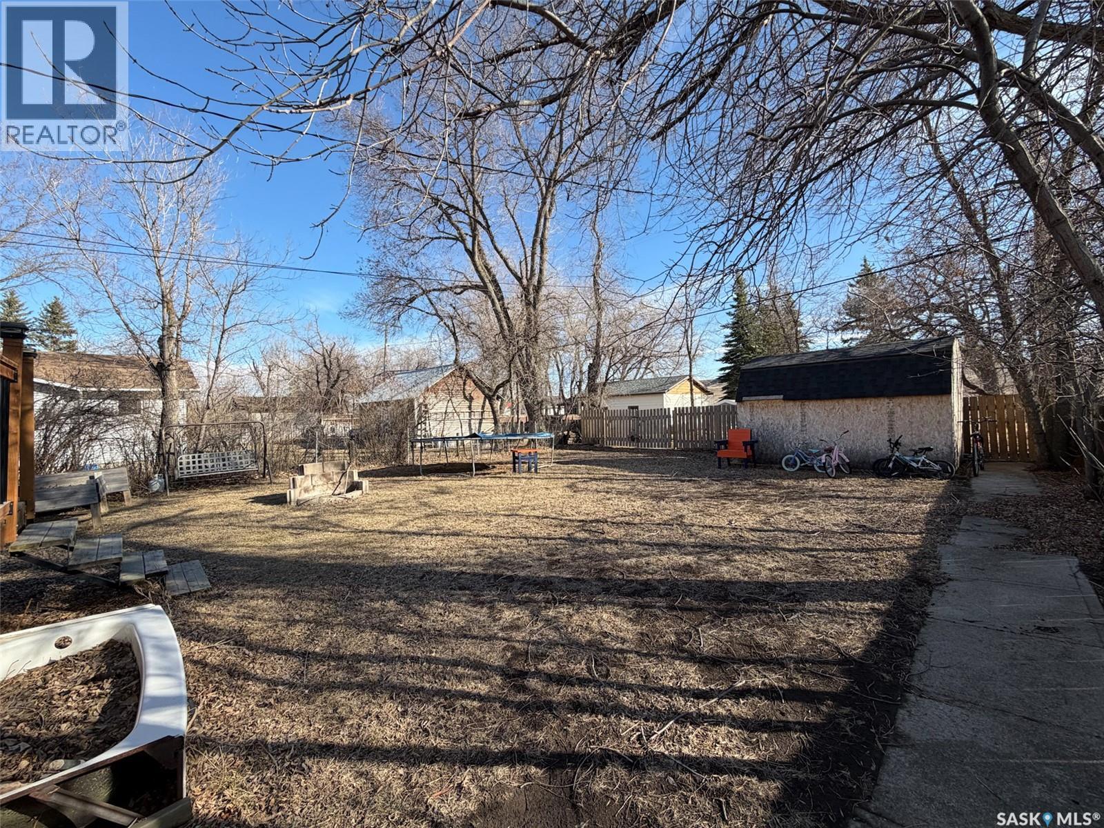 442 Front Street W, Eastend, Saskatchewan  S0N 0T0 - Photo 38 - SK032064