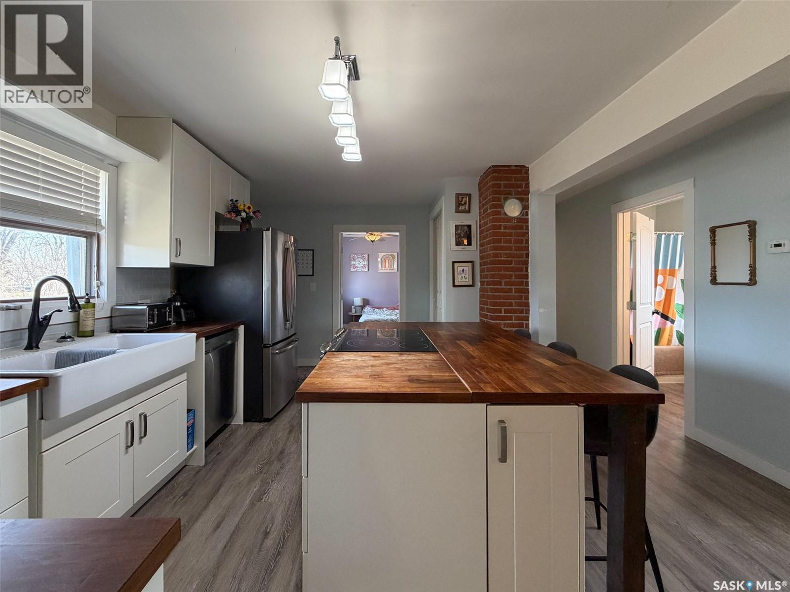 442 Front Street W, Eastend, Saskatchewan  S0N 0T0 - Photo 5 - SK032064