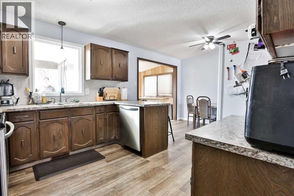 2116 10 Street, Coaldale, Alberta  T1M 1B6 - Photo 7 - A2298278